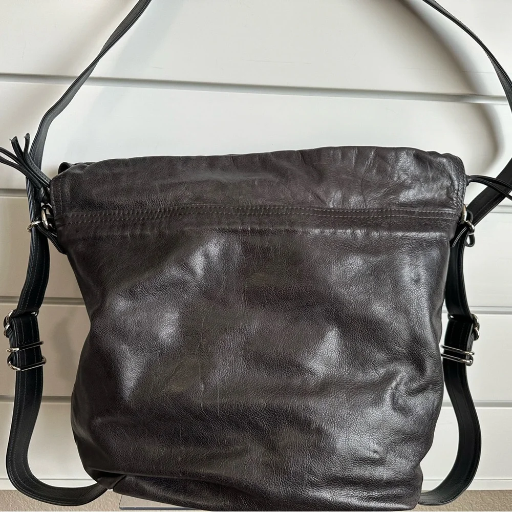 Rough & Tumble Train Bag - Picture 2 of 3